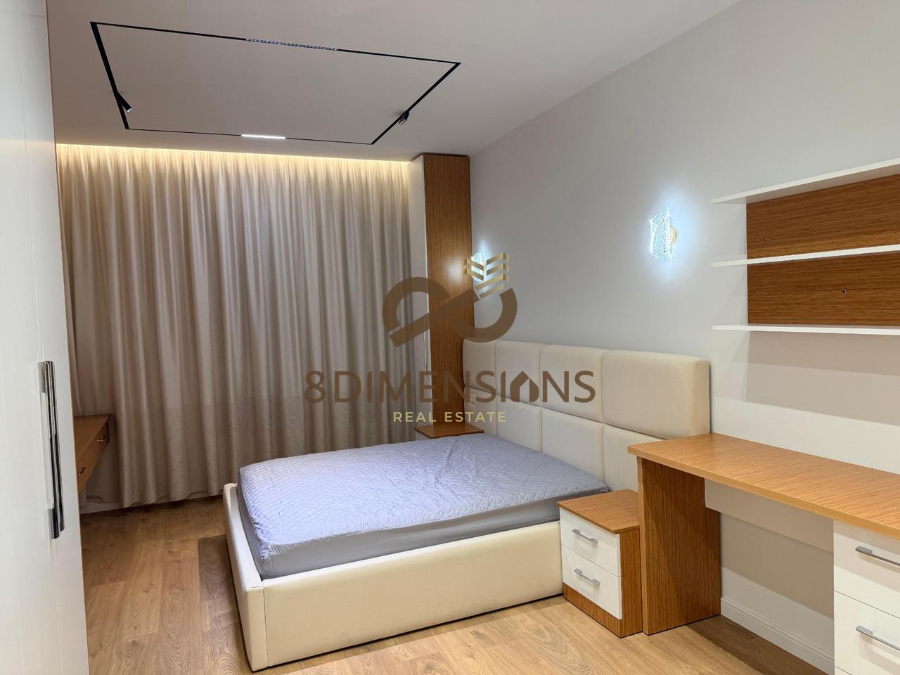 Apartament 2+1+2 me post parkimi  me Qera ne rrugen 5 Maj ne Tirane( D8242A-306)
