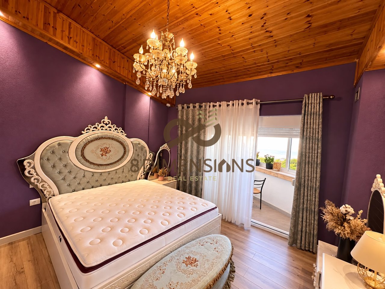 Duplex 140 m² a Fresk | Arredamento classico, camino &amp; vista panoramica su Tirana