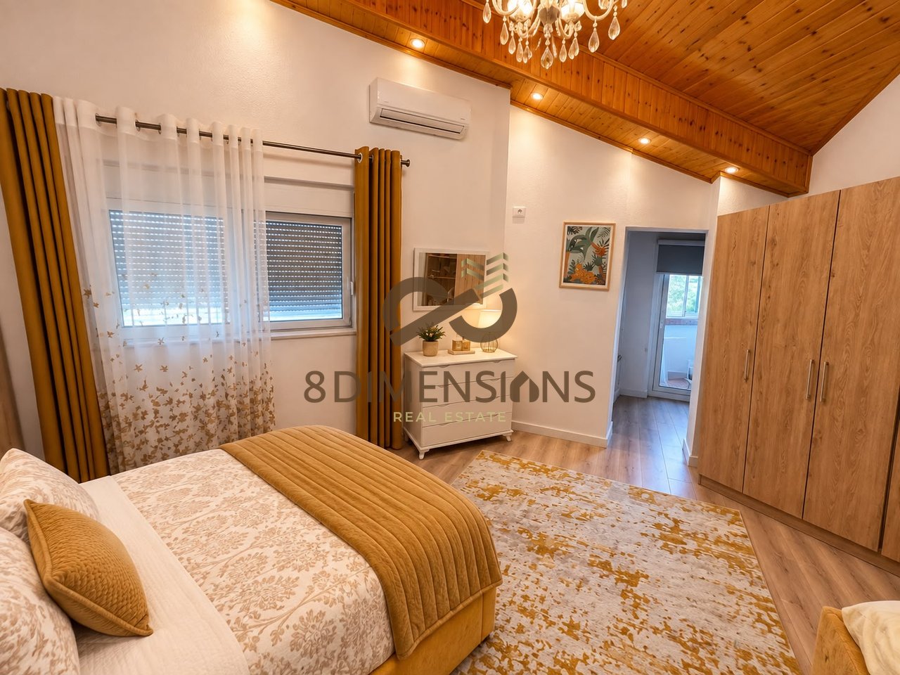 Duplex 140 m² a Fresk | Arredamento classico, camino &amp; vista panoramica su Tirana