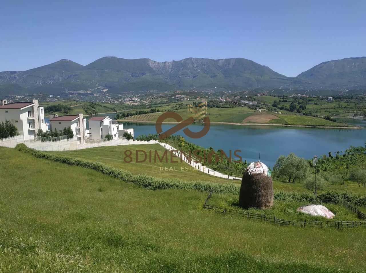SHITET TOKE ME HIPOTEK MBRAPA 'ROLLING HILLS' - LIQENI I FARKES D817Z-18