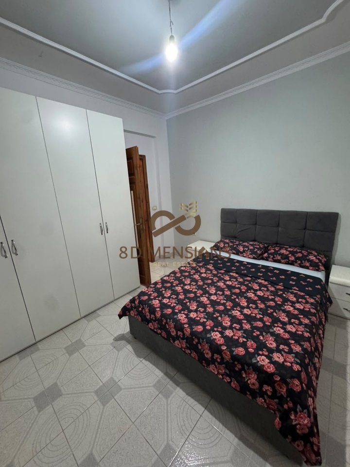 Apartment 2+1 for rent, opposite American 3 D8242A-311