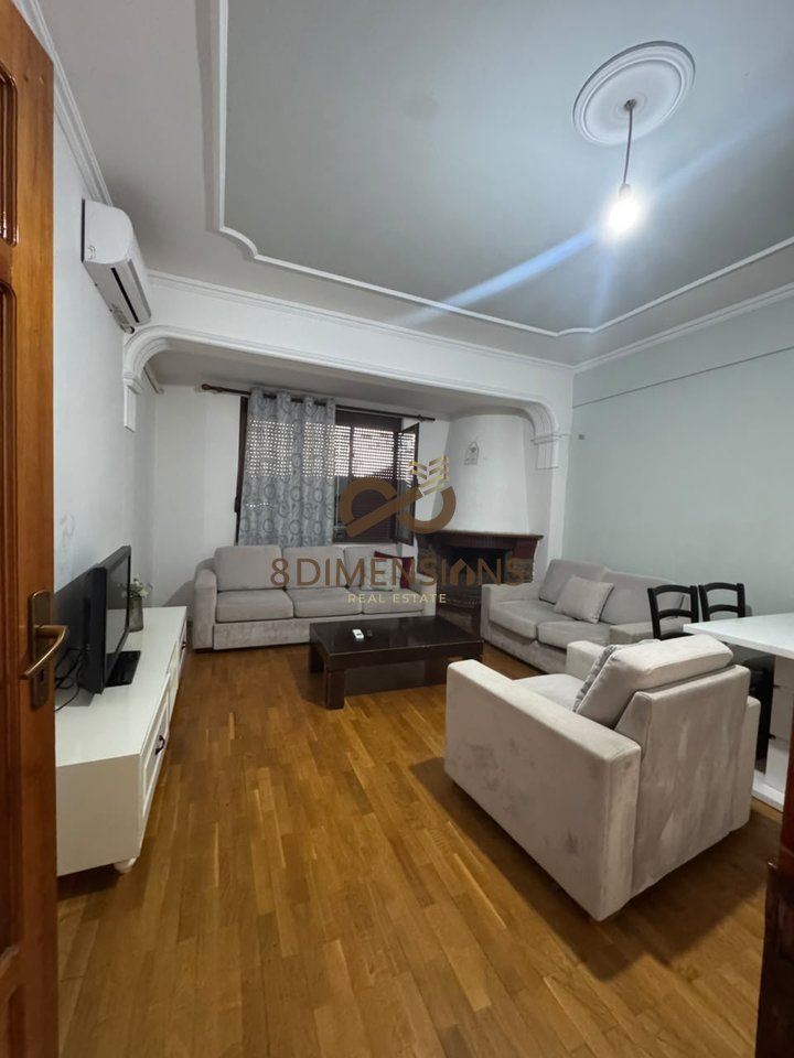Apartment 2+1 for rent, opposite American 3 D8242A-311