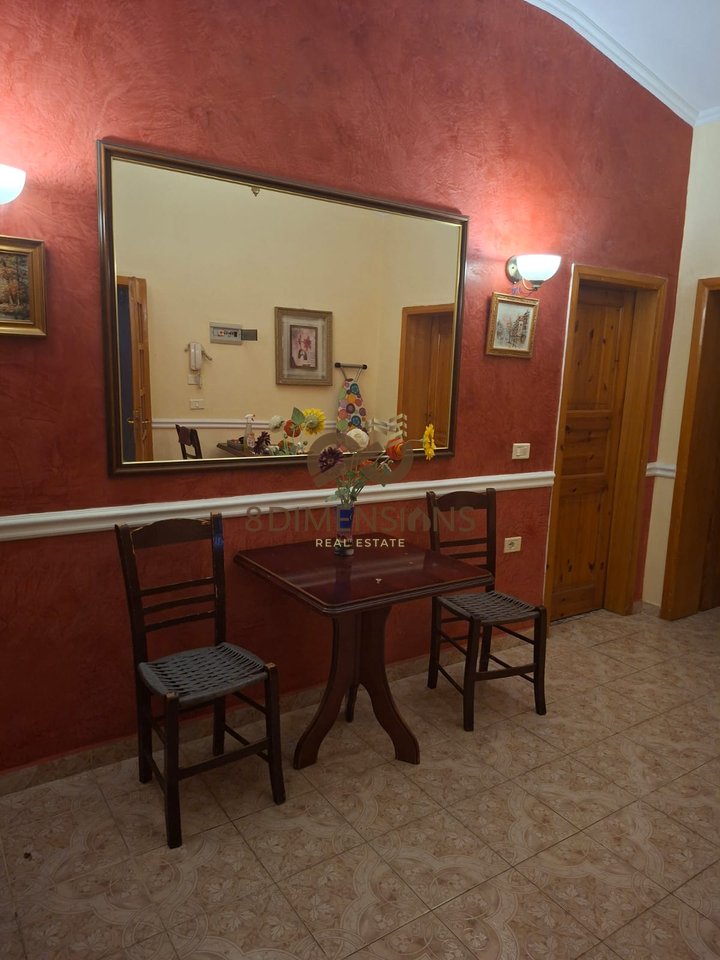 Apartament me qera 2+1 tek Komuna Parisit,prane Kristal Center D8242A-313
