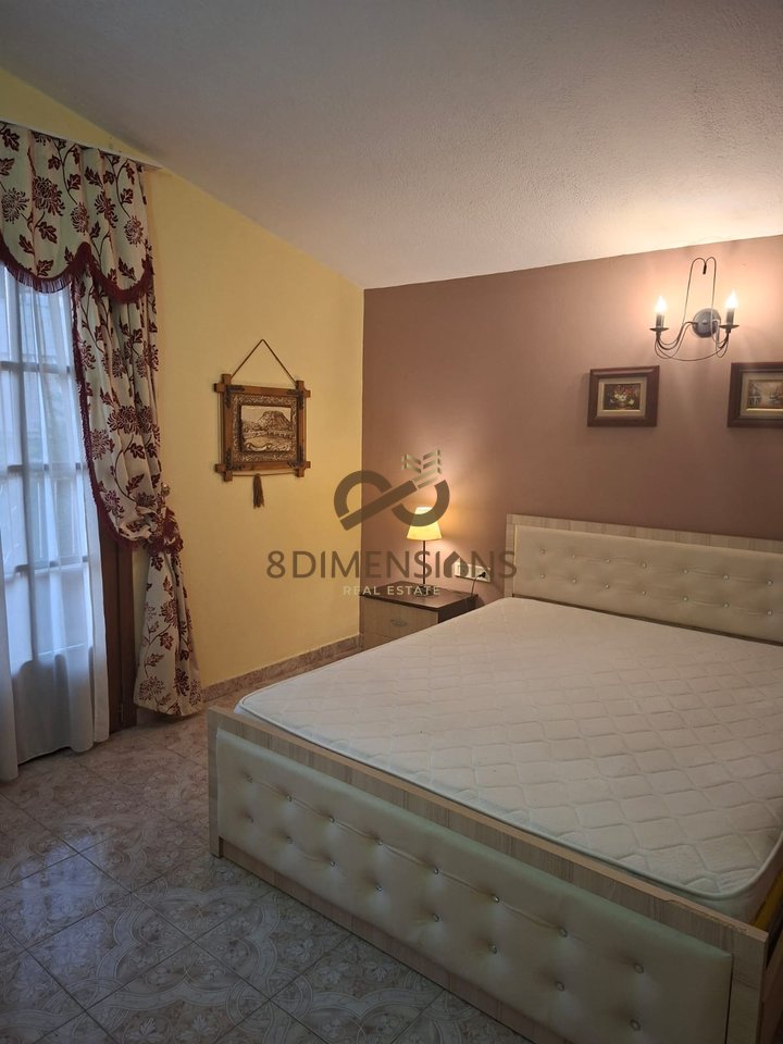 Apartament me qera 2+1 tek Komuna Parisit,prane Kristal Center D8242A-313