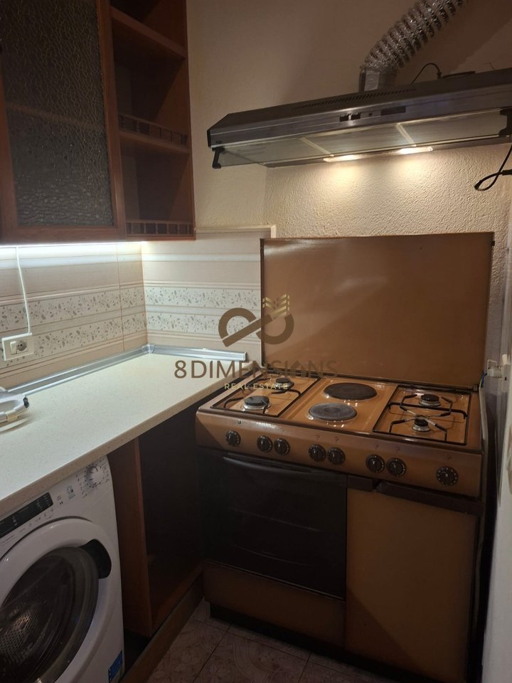 Apartament me qera 2+1 tek Komuna Parisit,prane Kristal Center D8242A-313