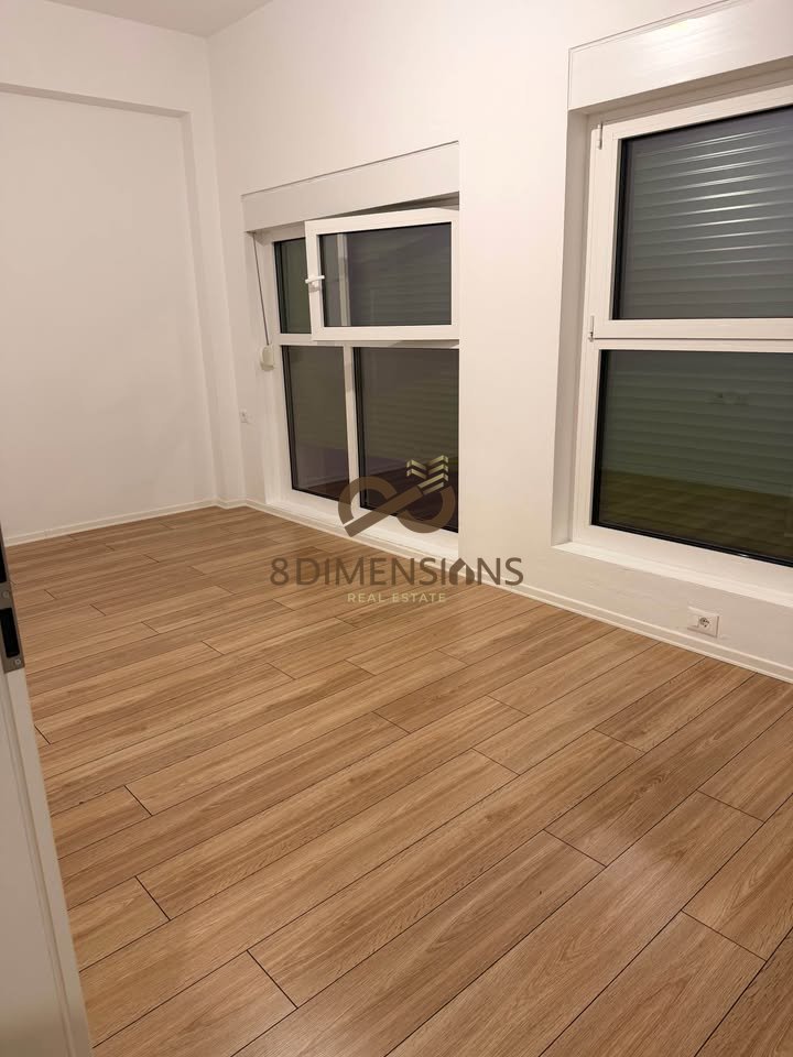 APARTAMENT ME QERA 2+1 KOMPLEKSI MANGALEM, ALI DEMI   (ID D8242A-323 )