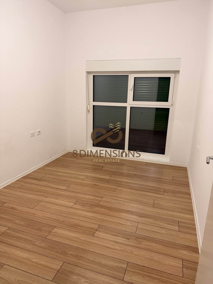APARTAMENT ME QERA 2+1 KOMPLEKSI MANGALEM, ALI DEMI   (ID D8242A-323 )