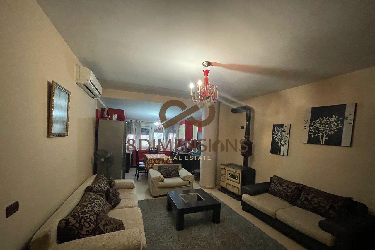 Apartament 3+1 +2 +Ballkon me qera tek Ish Tregu Elektrik, Prane Bar Britanikut - Tirane | ID: D8243A-32