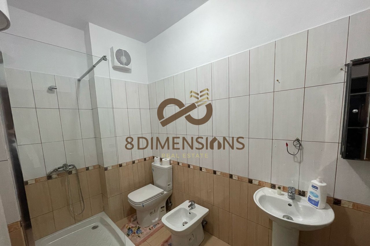 Apartament 3+1 +2 +Ballkon me qera tek Ish Tregu Elektrik, Prane Bar Britanikut - Tirane | ID: D8243A-32