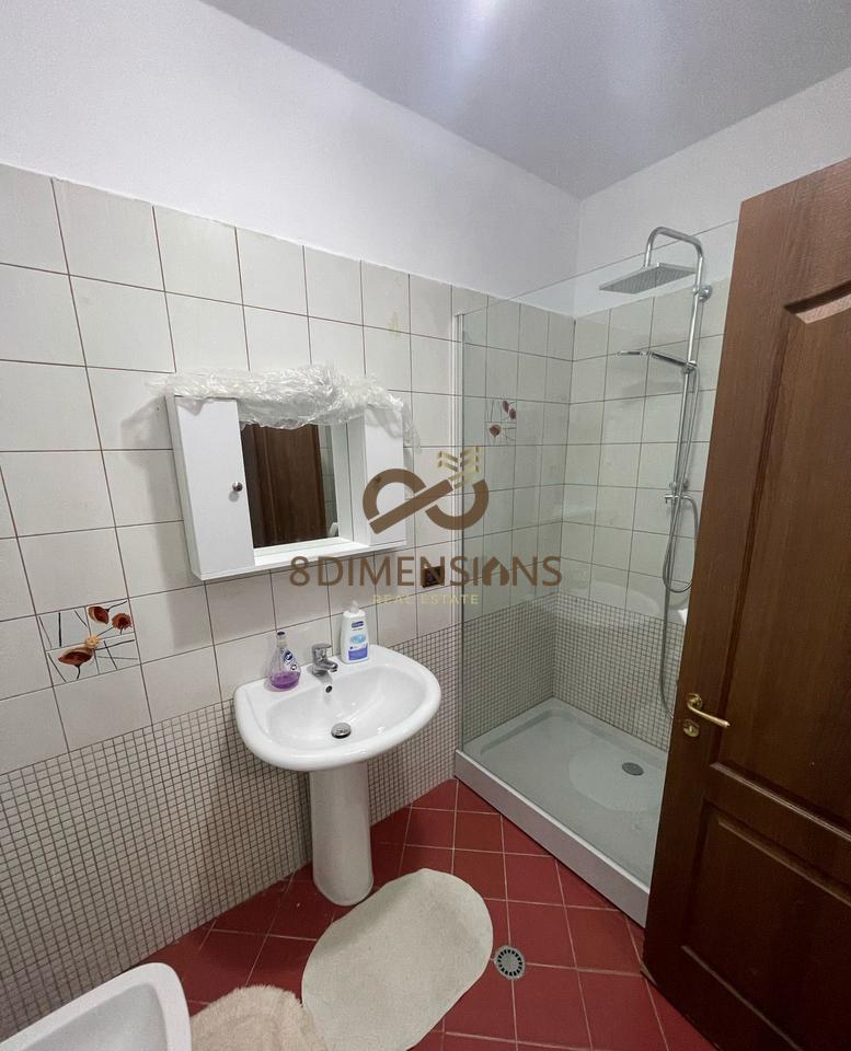 Apartament 3+1 +2 +Ballkon me qera tek Ish Tregu Elektrik, Prane Bar Britanikut - Tirane | ID: D8243A-32