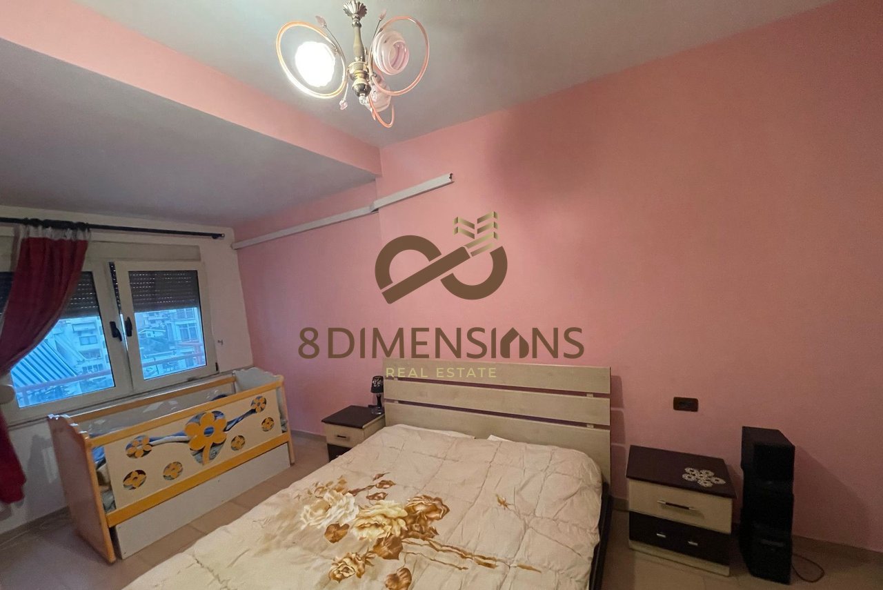 Apartament 3+1 +2 +Ballkon me qera tek Ish Tregu Elektrik, Prane Bar Britanikut - Tirane | ID: D8243A-32