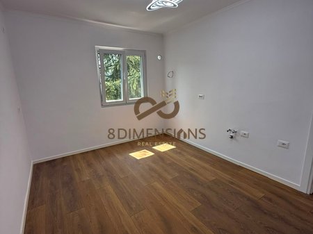 Appartamento 1+1 completamente ristrutturato in vendita nella zona di Xhamllik - Tirana (ID D8141Z-35)