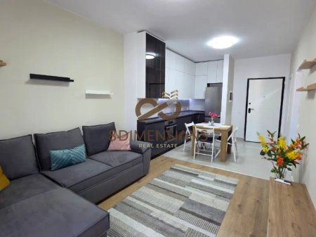 Jepet me qera Apartament 1+1 Rruga 5 maj (D8241A-288)