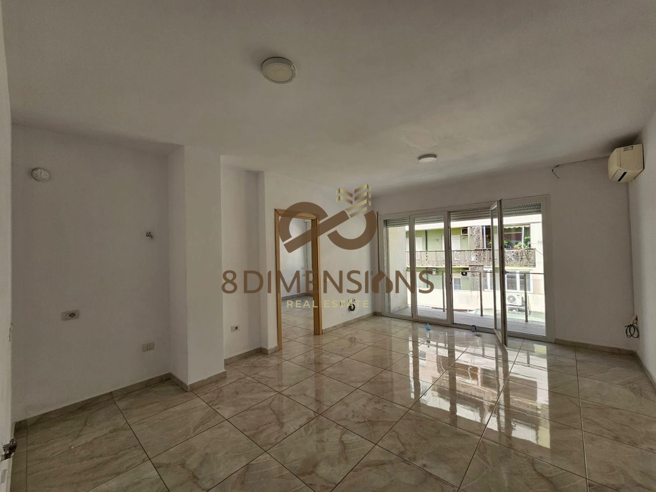 Apartament 1+1 me qera per ZYRE ose Banim - prane Ring Center (D8241A-284)