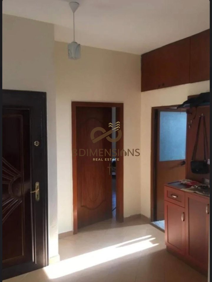 Shitet Apartament 2+1 tek Bulevardi I Ri ne Tirane (ID D8142A-157 )