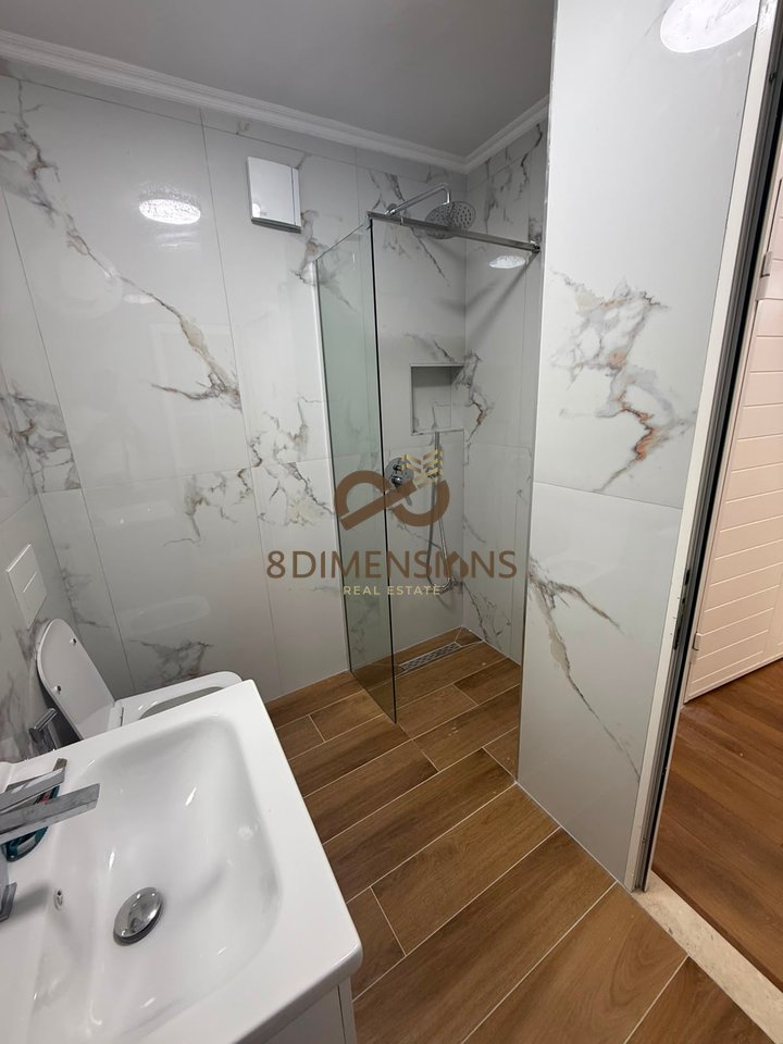 Appartamento 1+1 completamente ristrutturato in vendita nella zona di Xhamllik - Tirana (ID D8141Z-35)