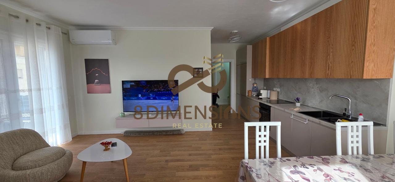 Jepet me qera Apartament 2+1 tek Pazari i Ri prane Sheshit Avni Rustemi  D8242A-275