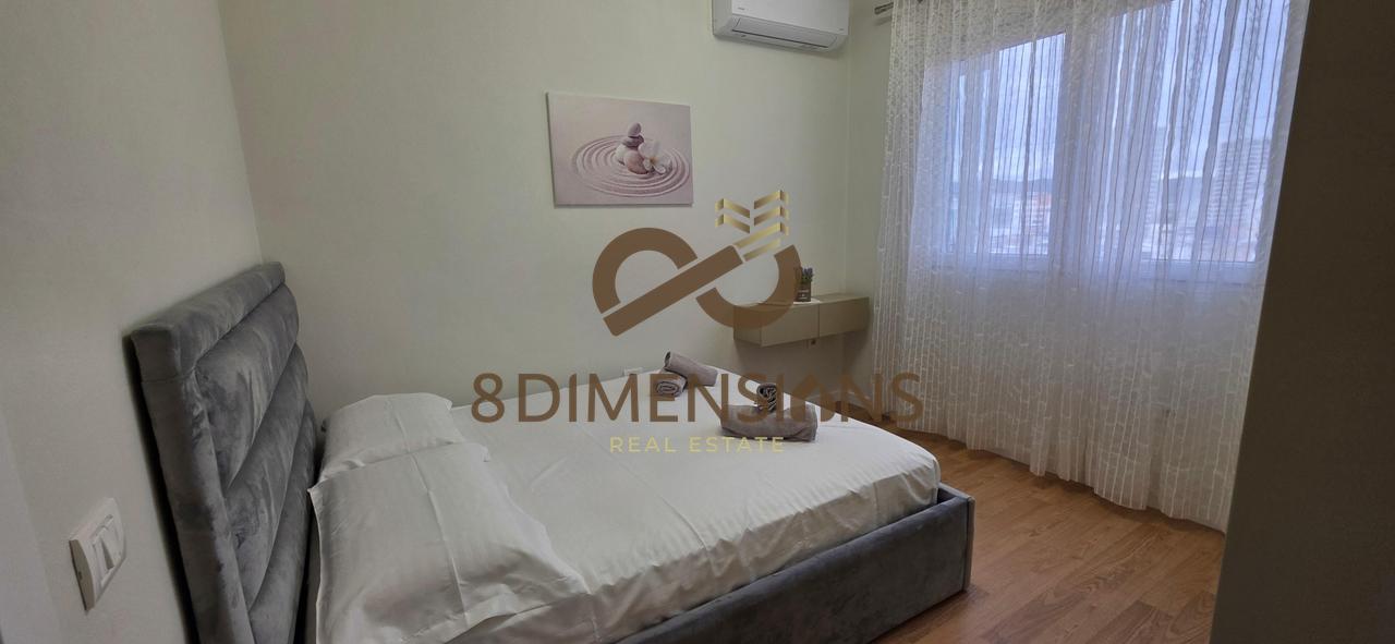 Jepet me qera Apartament 2+1 tek Pazari i Ri prane Sheshit Avni Rustemi  D8242A-275