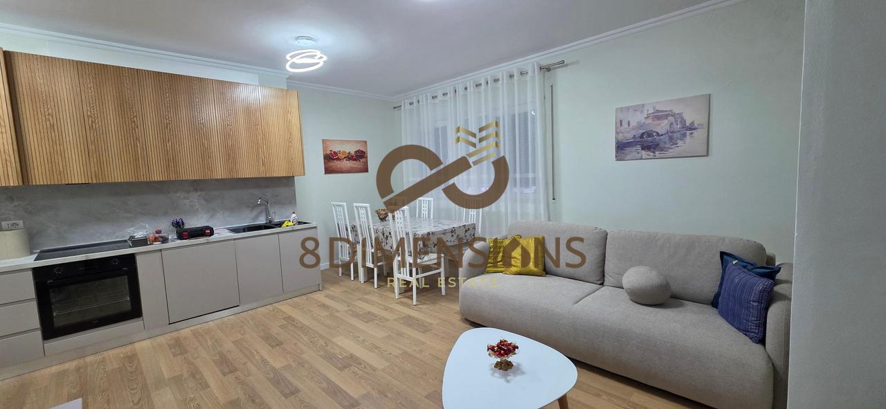 Jepet me qera Apartament 2+1 tek Pazari i Ri prane Sheshit Avni Rustemi  D8242A-275