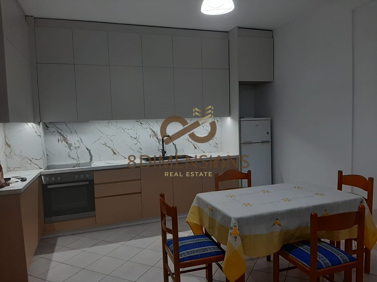 Apartament 2+1 me qera Astir ,prane bar Artistit