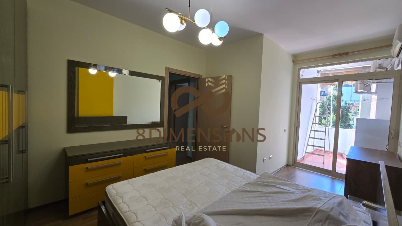 Jepet me qera Apartament 2+1+2 Rruga Petro Nini, prane ish tregut elektrik D8242A-278