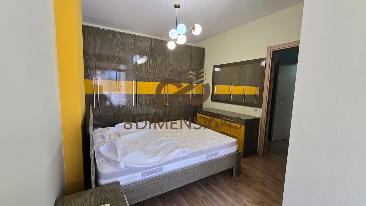 Jepet me qera Apartament 2+1+2 Rruga Petro Nini, prane ish tregut elektrik D8242A-278
