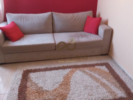 Jepet me qera Apartament 2+1 tek Rruga e Kavajes prane Zgara e Tirones 2  (D8241A-293)