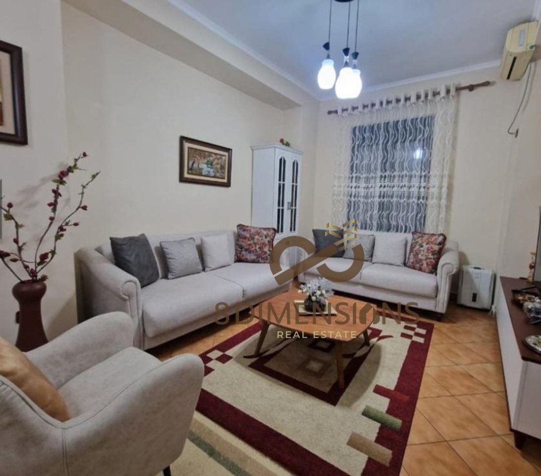 JEPET APARTAMENT 2+1+2 ME QERA PRANE SHALLVAREVE