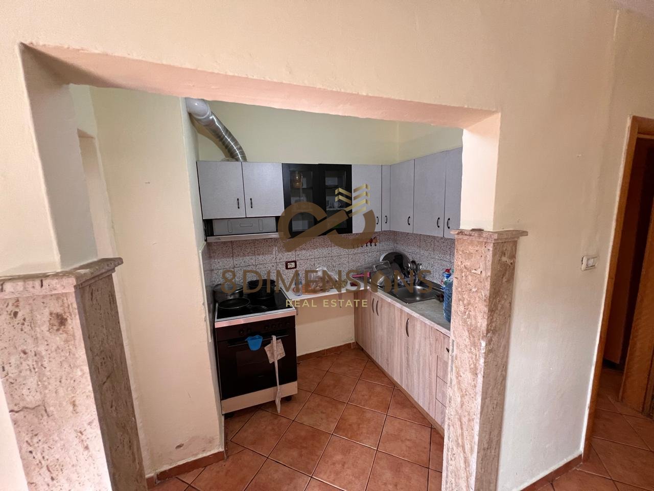 Shitet Apartament 1+1 ne Laprake prane Kompleksit Aura 115,000 EUR  (D8141Z-36)