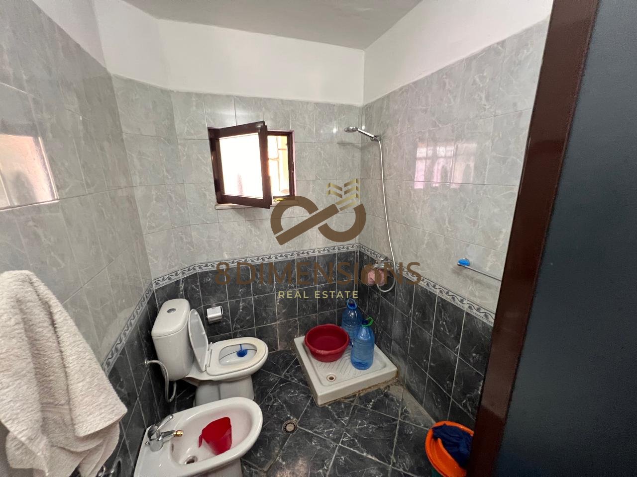Shitet Apartament 1+1 ne Laprake prane Kompleksit Aura 115,000 EUR  (D8141Z-36)