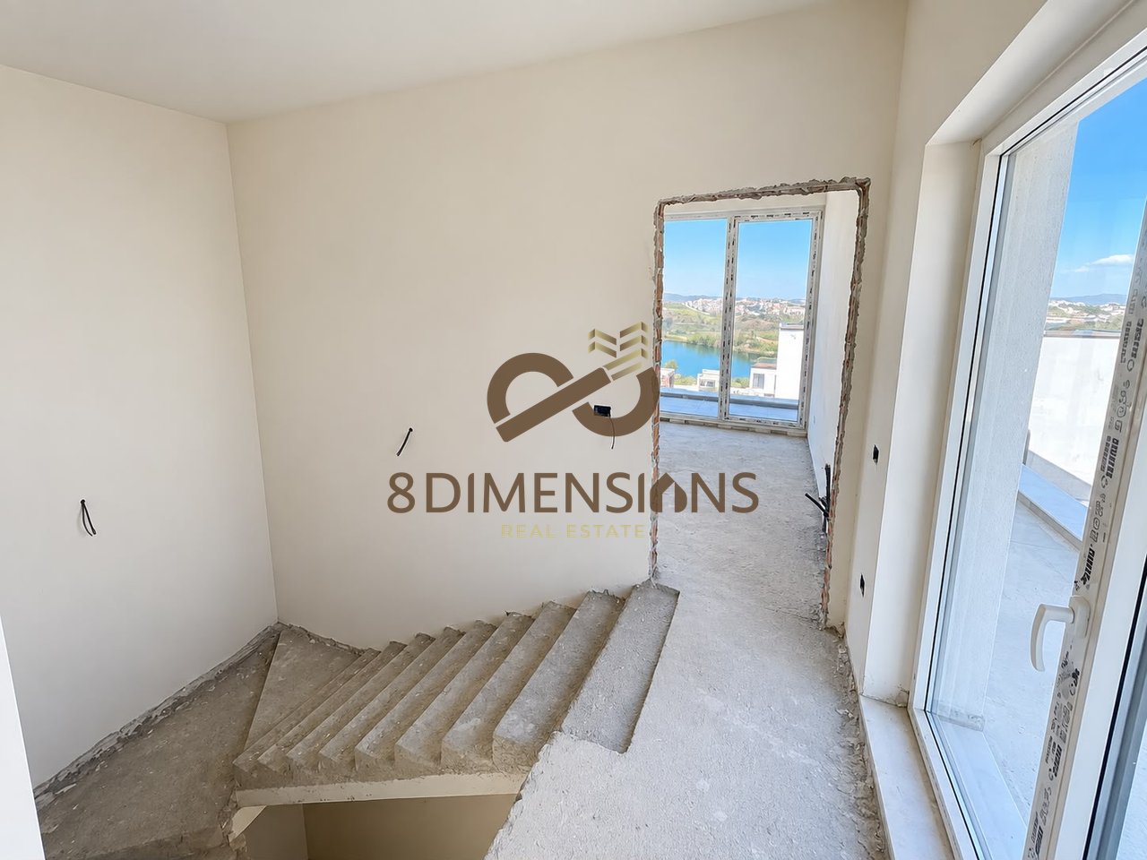 State 3-storey VILLA at 'LAKESIDE RESIDENCE' - FARKE  D819A-17