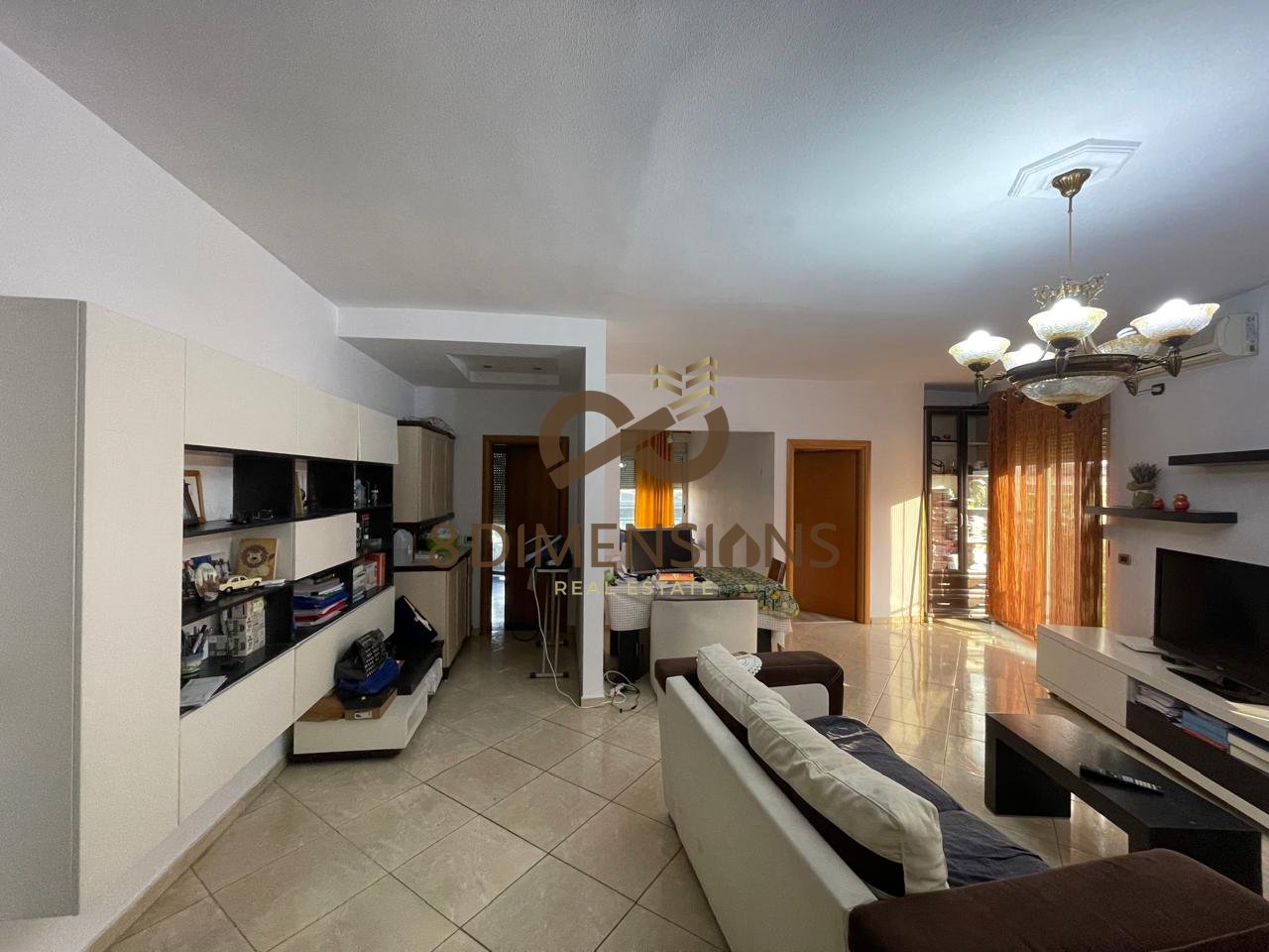 For rent Apartment 2+1+2 at Komuna e Parisit near Kika 3 Complex    (D8242A-294)