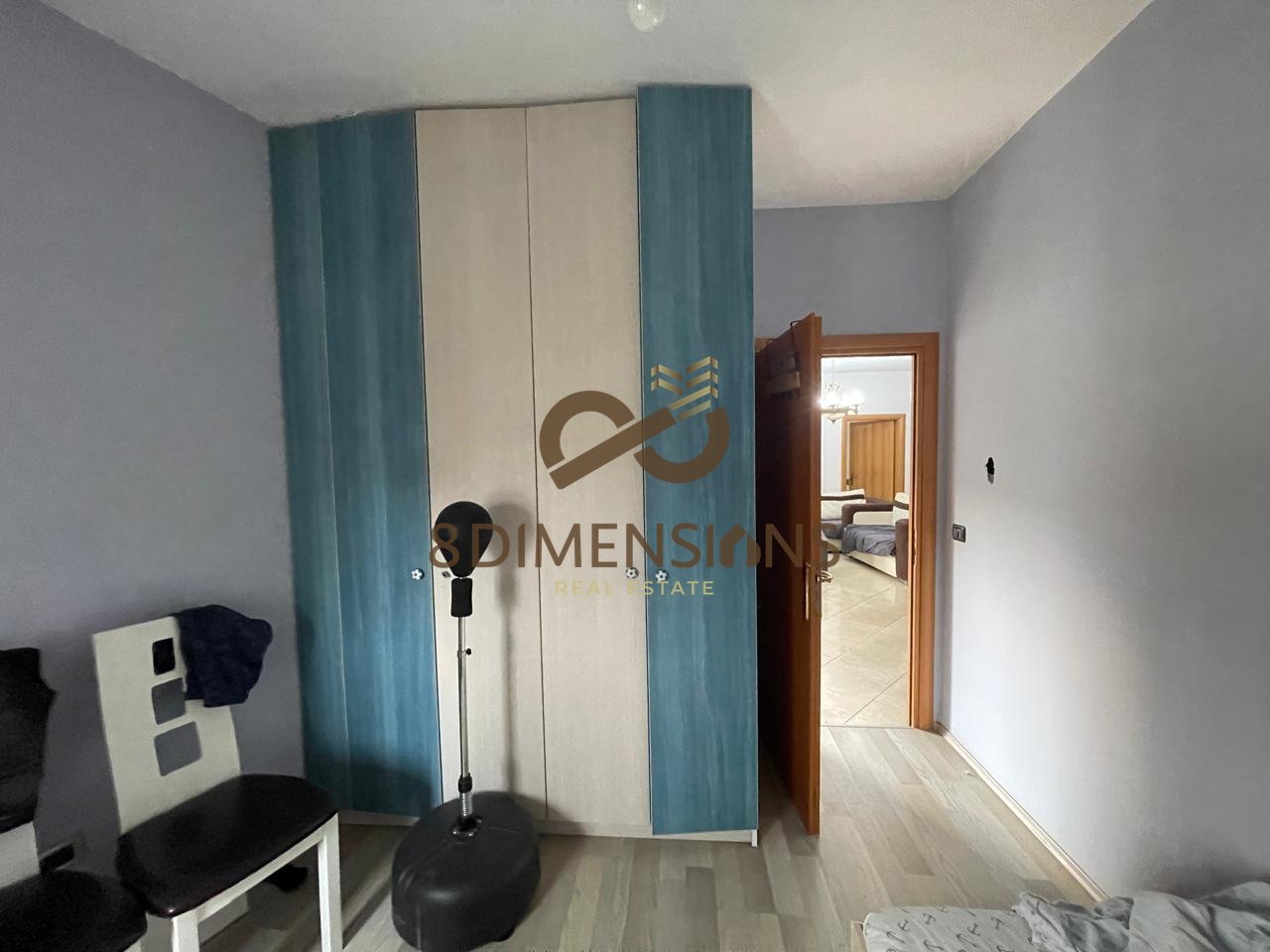 For rent Apartment 2+1+2 at Komuna e Parisit near Kika 3 Complex    (D8242A-294)