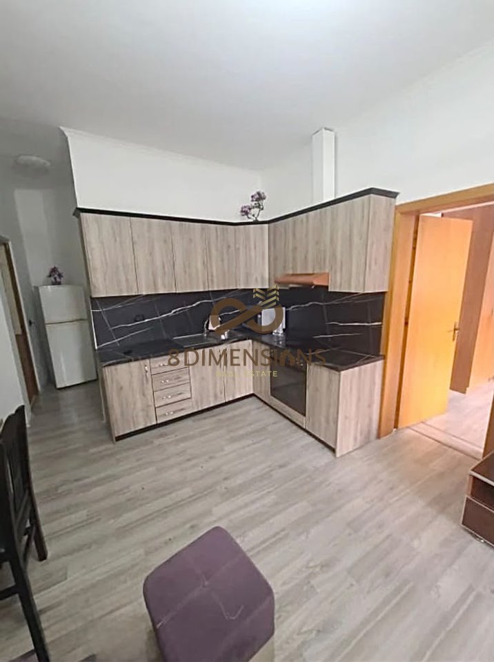 OKAZION Shitet apartament 2+1 ne Misto Mame prane Bar Ciao (D8142A-161)