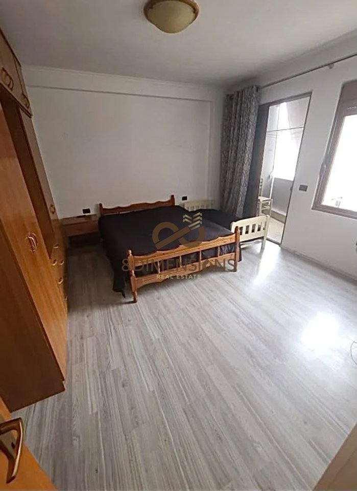 OKAZION Shitet apartament 2+1 ne Misto Mame prane Bar Ciao (D8142A-161)