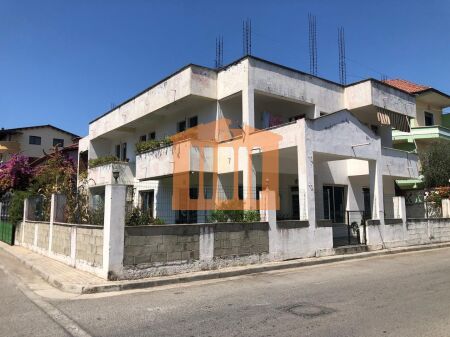 VILLA SU DUE PIANI VICINO ALLO STADIO DI DURRËS, IN VENDITA!