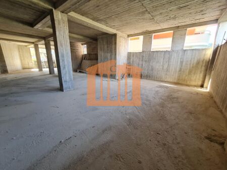 BODRUM NE PLEPA DURRES, PER SHITJE !