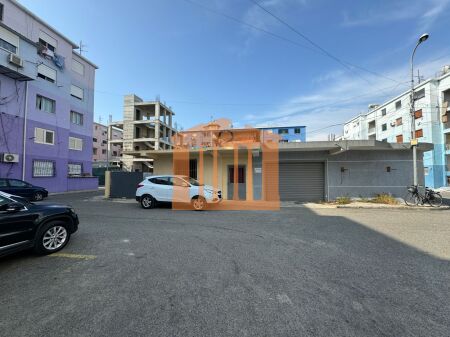 GODINE 1-KATESHE+TRUALL PRANE STADIUMIT DURRES PER SHITJE !