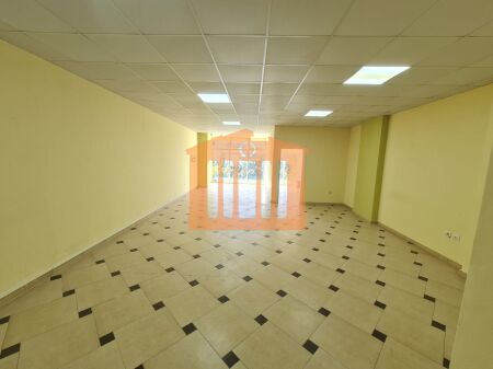 AMBIENTE COMMERCIALE NEL CENTRO DI DURAZZO IN VENDITA!