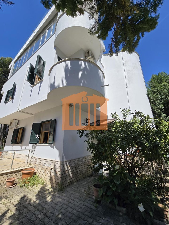 VILE  TRE KATESHE NE KOMPLEKSIN  "DIELL" NE  QERRET, ME QIRA!