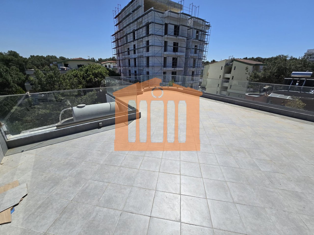 VILE  TRE KATESHE NE KOMPLEKSIN  "DIELL" NE  QERRET, ME QIRA!