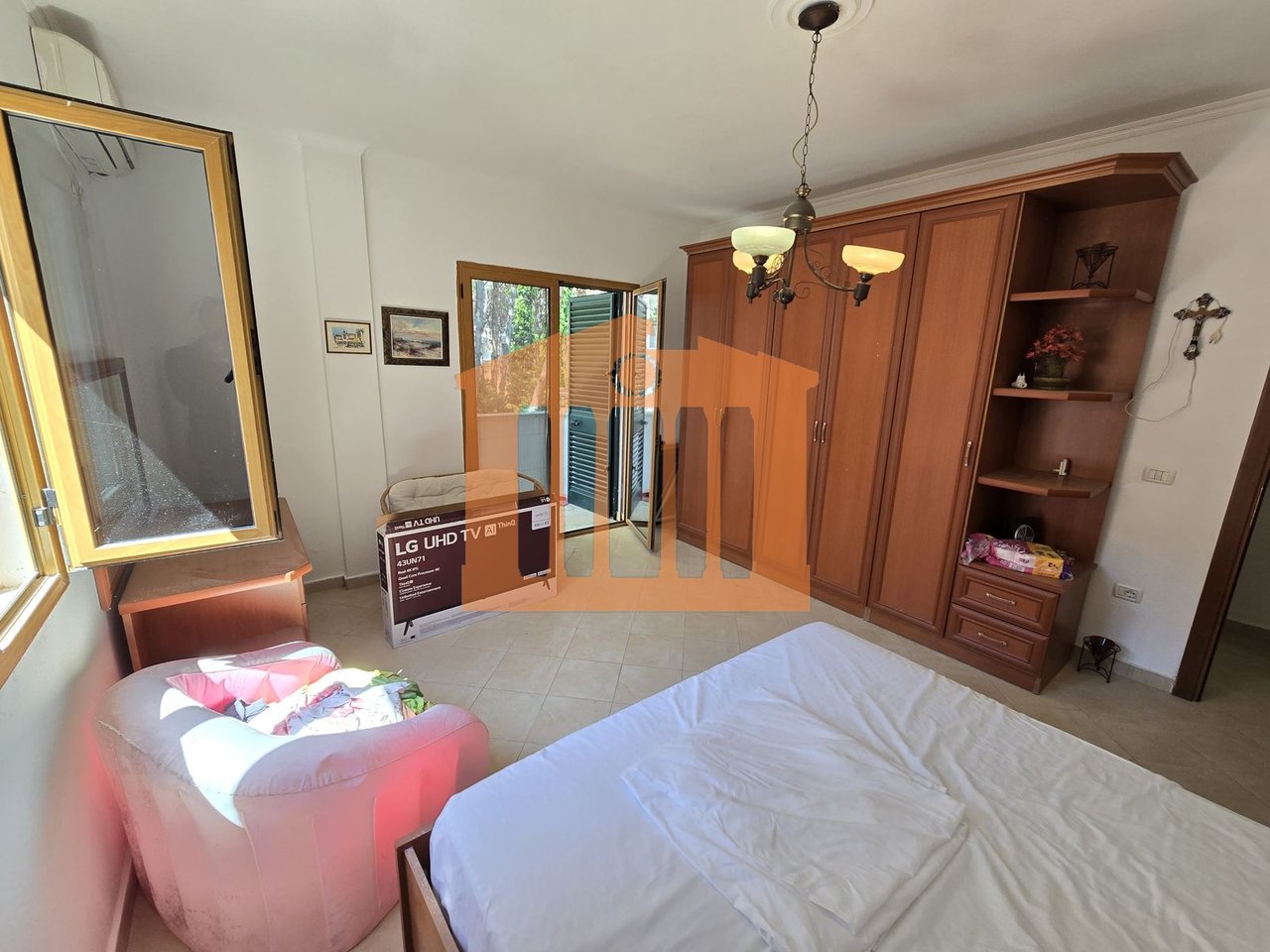 VILE  TRE KATESHE NE KOMPLEKSIN  "DIELL" NE  QERRET, ME QIRA!