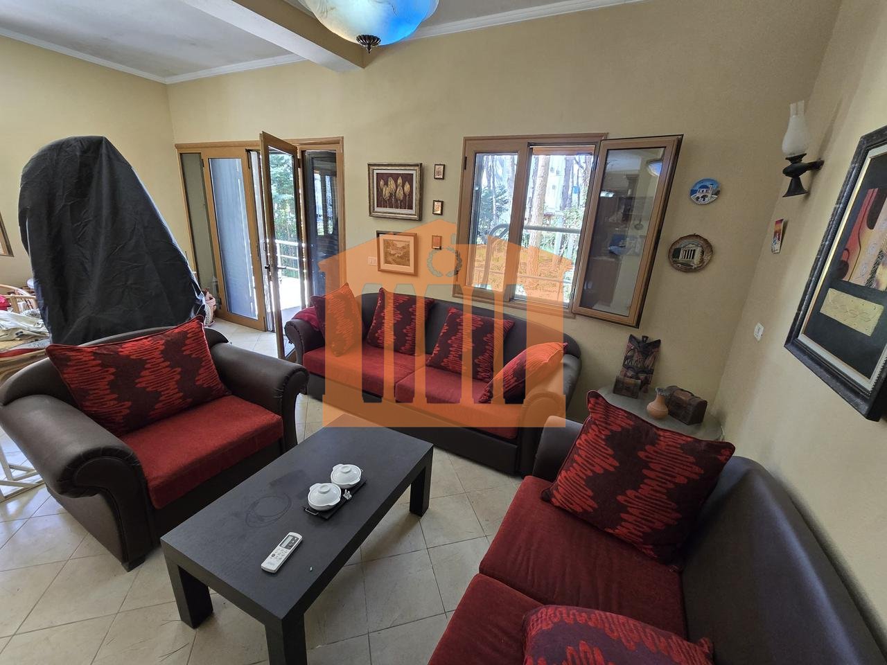 VILE  TRE KATESHE NE KOMPLEKSIN  "DIELL" NE  QERRET, ME QIRA!