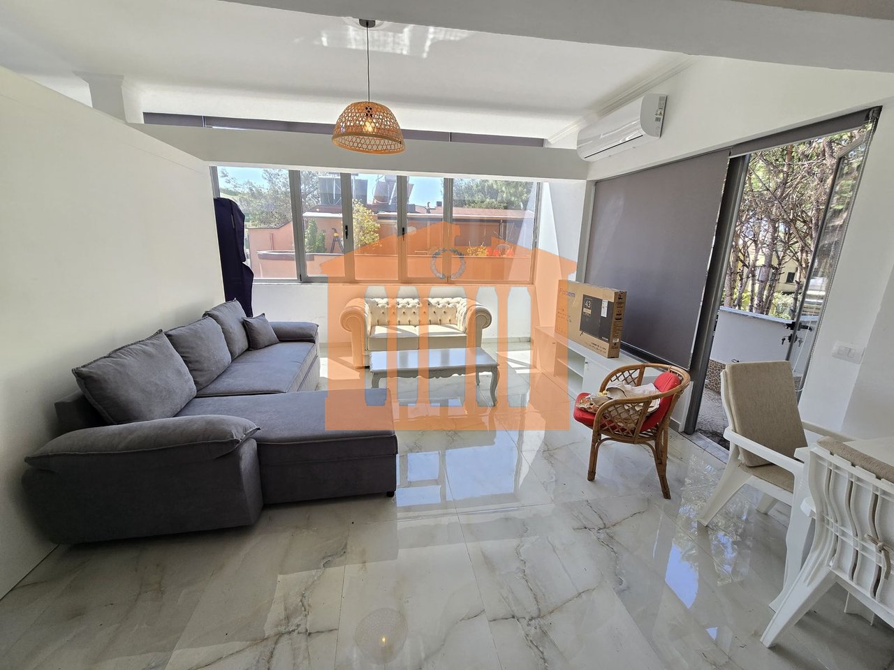 VILE  TRE KATESHE NE KOMPLEKSIN  "DIELL" NE  QERRET, ME QIRA!