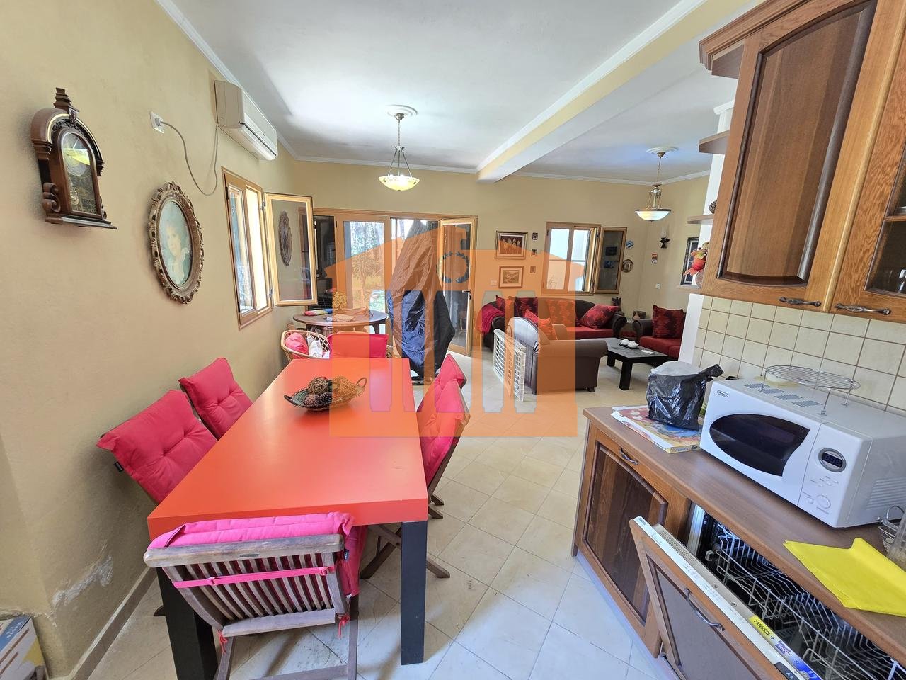 VILE  TRE KATESHE NE KOMPLEKSIN  "DIELL" NE  QERRET, ME QIRA!