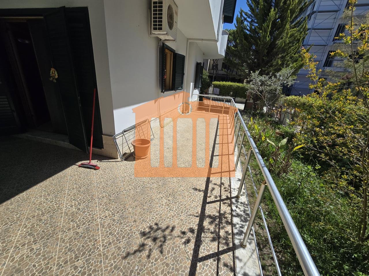 VILE  TRE KATESHE NE KOMPLEKSIN  "DIELL" NE  QERRET, ME QIRA!