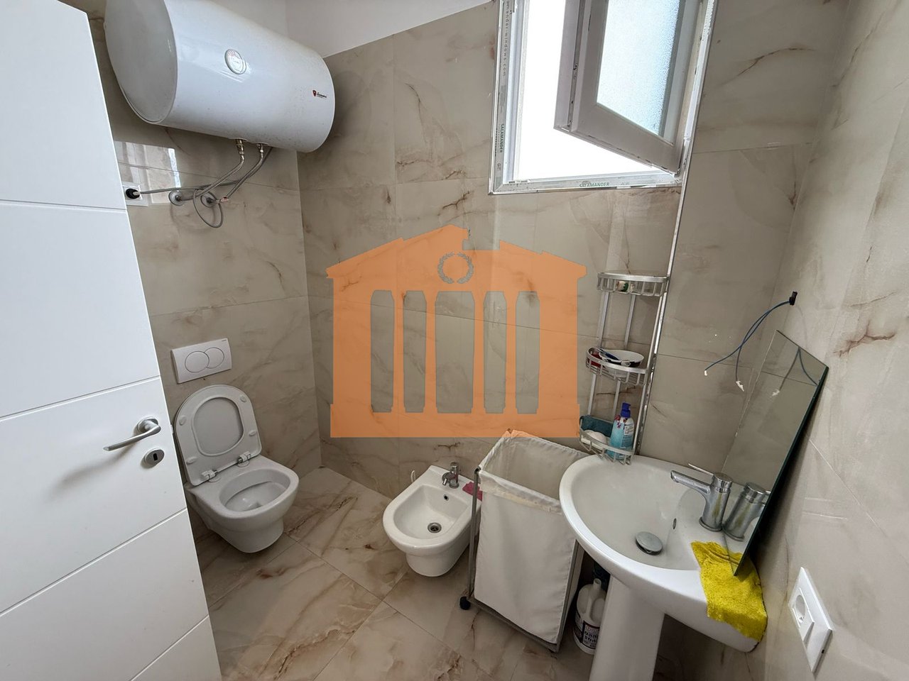 APARTMENT 1+1+ PARKING NEAR DURRES HOSPITAL, FOR SALE!