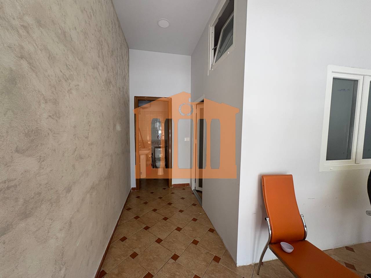 AMBIENT BIZNESI TE "STACIONI I TRENIT"-DURRES, PER SHITJE!