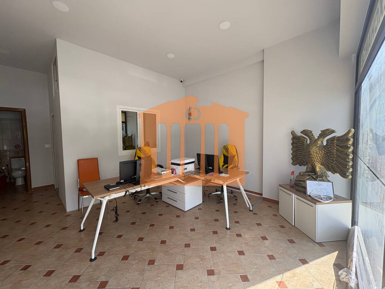 AMBIENT BIZNESI TE "STACIONI I TRENIT"-DURRES, PER SHITJE!