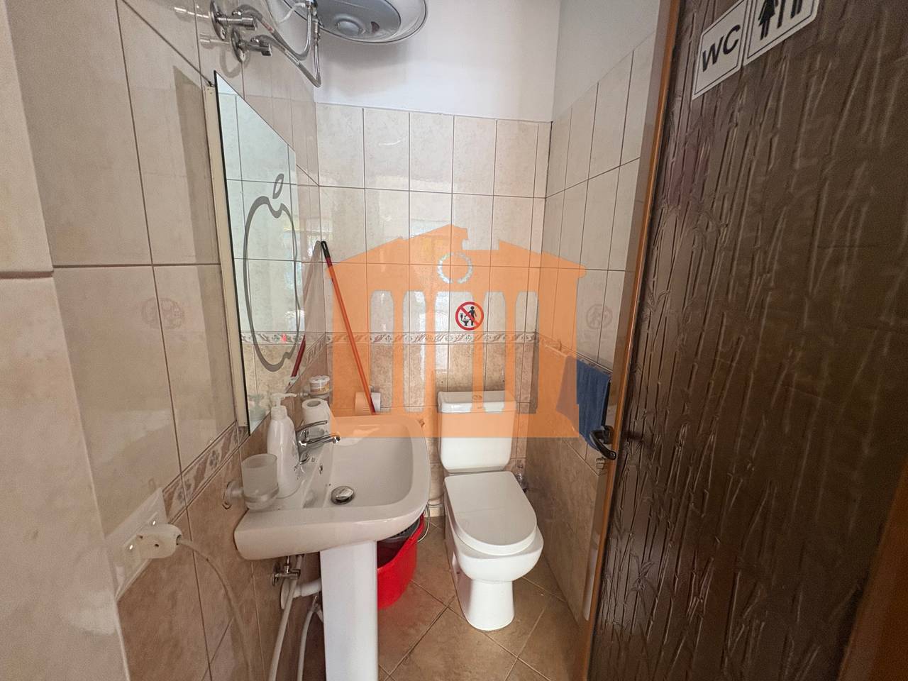 AMBIENT BIZNESI TE "STACIONI I TRENIT"-DURRES, PER SHITJE!